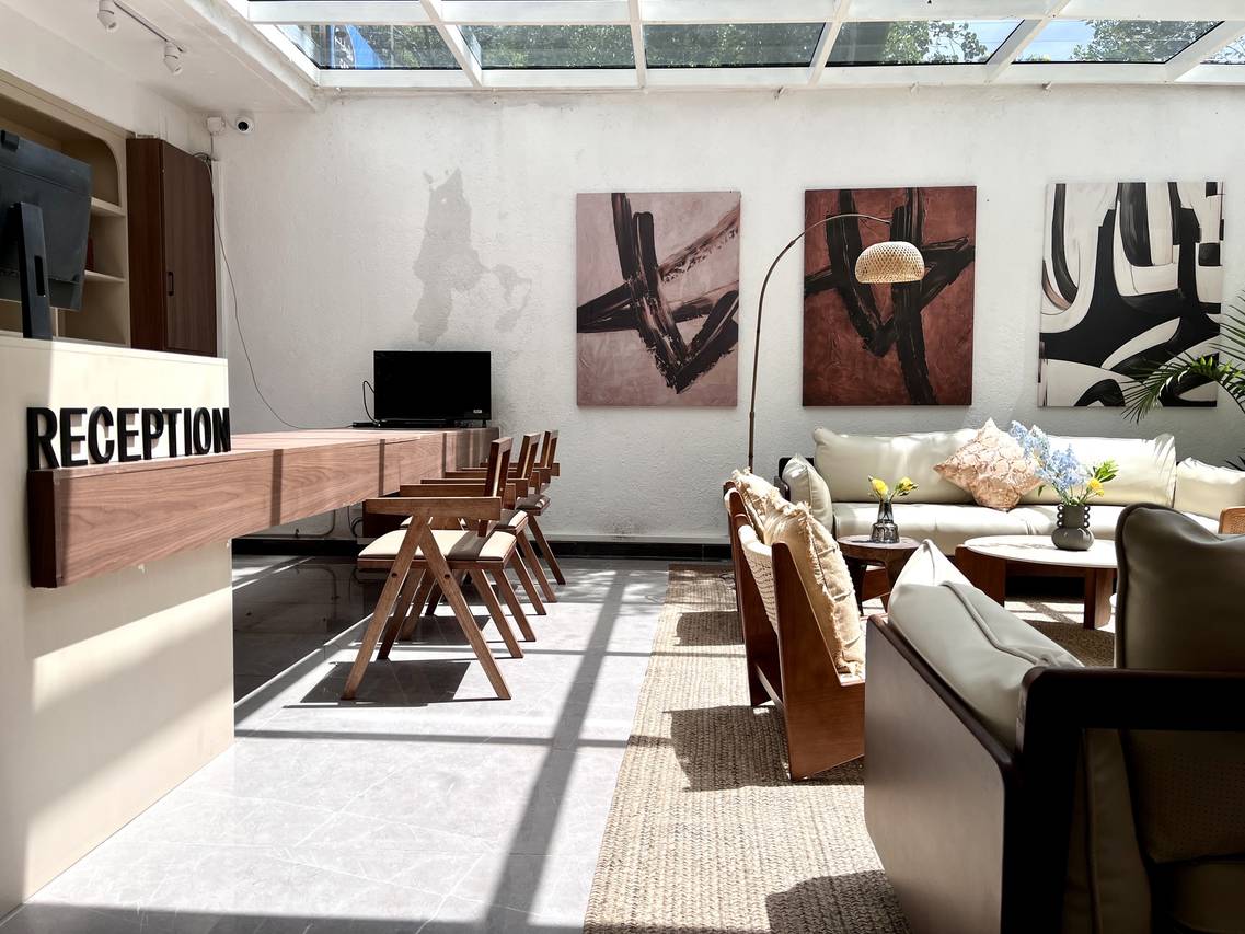 YEZA INN lounge area