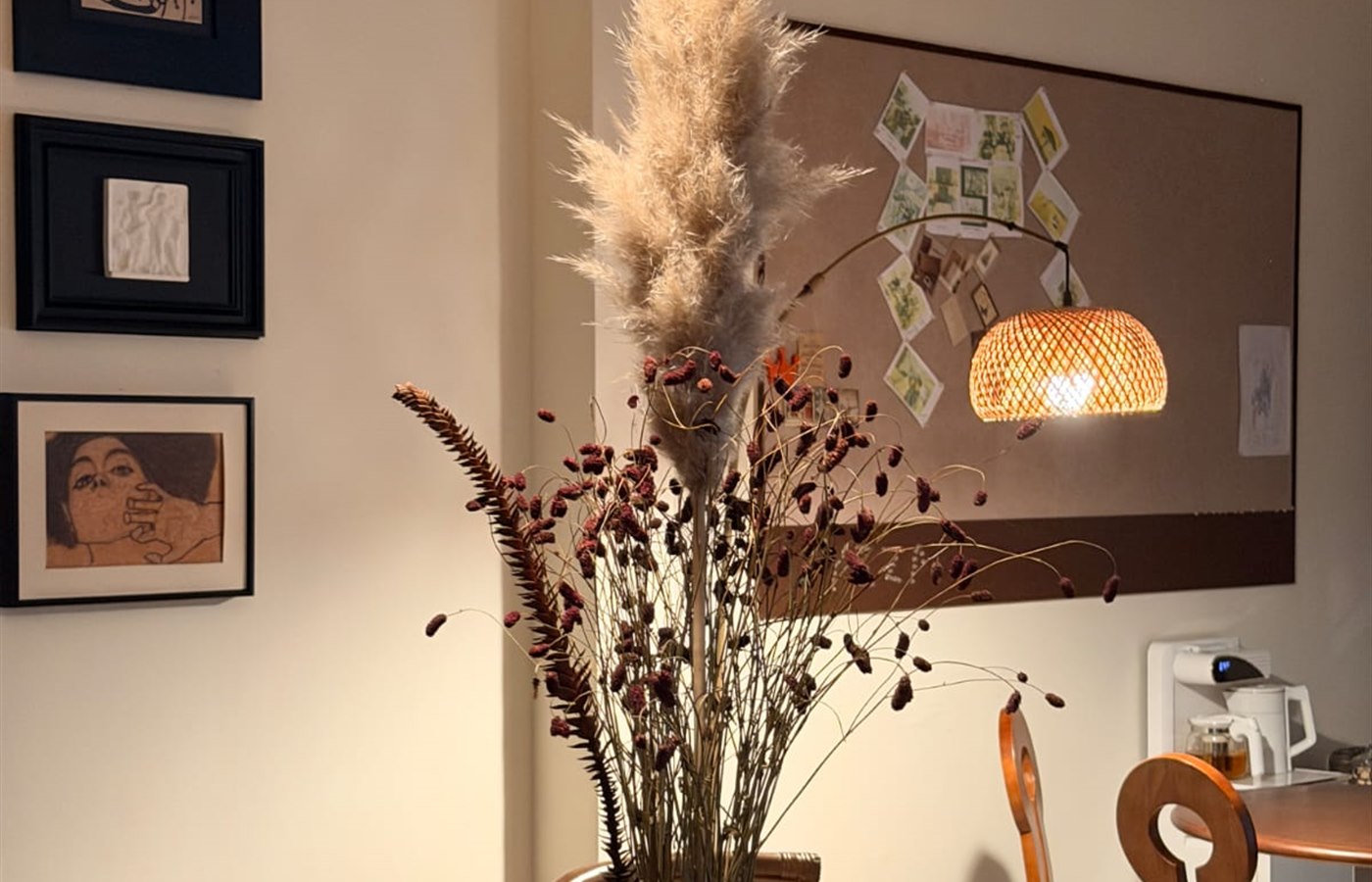 YEZA INN dining and art detail