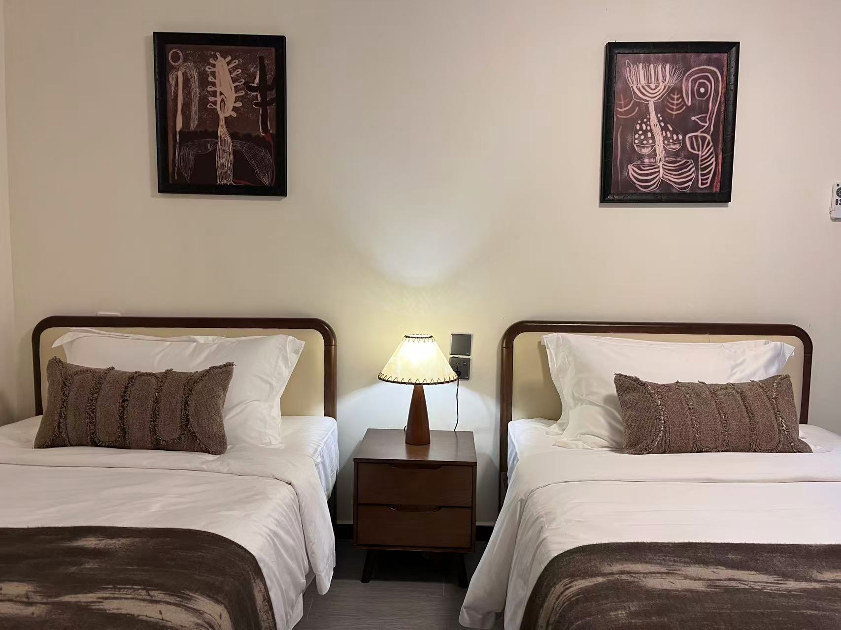YEZA INN twin room