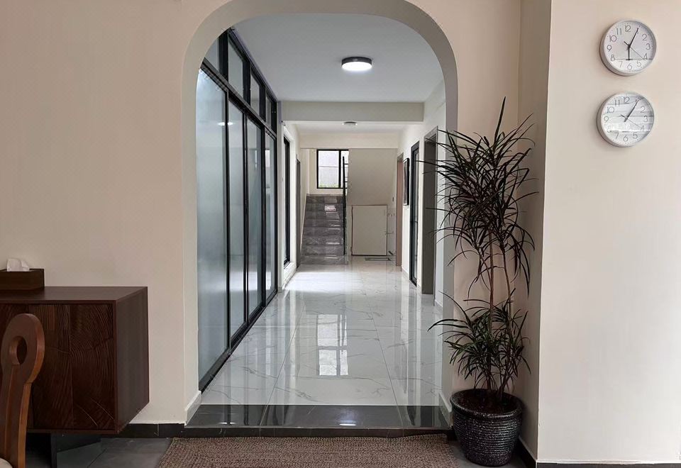 YEZA INN corridor